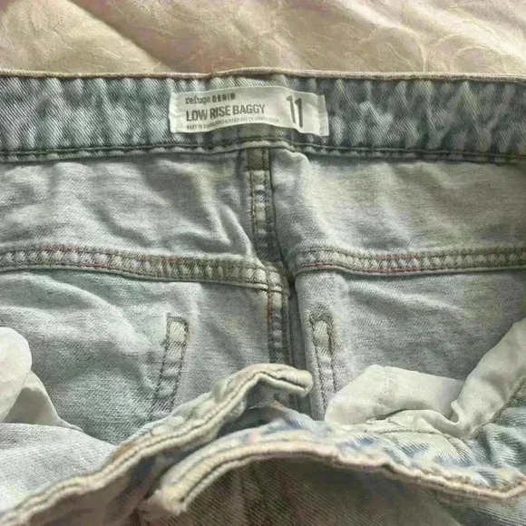 Forever 21 distress low rise baggy  jeans size 11 - Picture 5 of 6